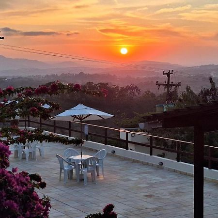 Flat Condominio Topo Da Montanha 507 Cha Grande Экстерьер фото